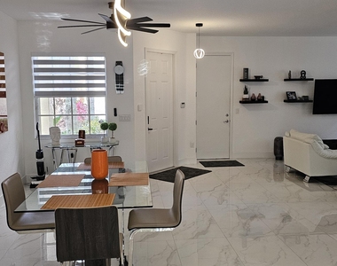 10435 Yarrow Drive - Photo Thumbnail 5