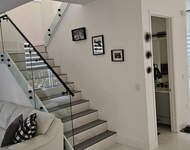 10435 Yarrow Drive - Photo Thumbnail 8