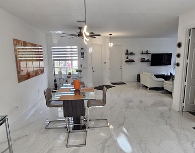 10435 Yarrow Drive - Photo Thumbnail 6