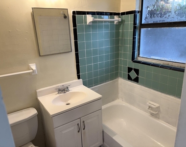 905 19th Street - Photo Thumbnail 3