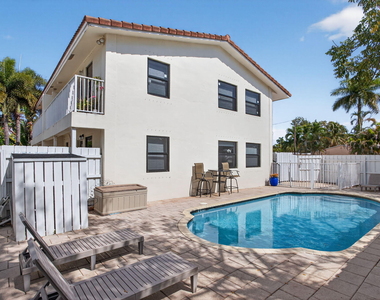 1501 Ne 7th Avenue - Photo Thumbnail 1