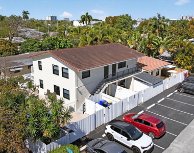 1501 Ne 7th Avenue - Photo Thumbnail 2