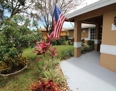147 Nw 10th Avenue - Photo Thumbnail 3