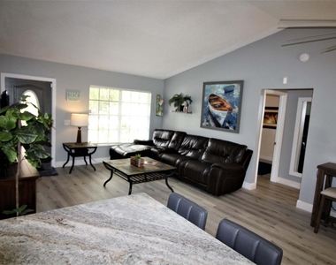 147 Nw 10th Avenue - Photo Thumbnail 9