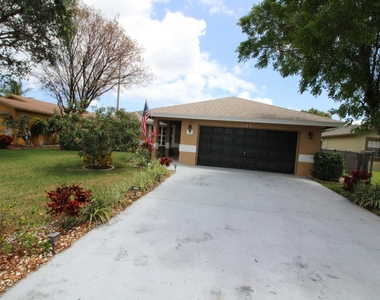 147 Nw 10th Avenue - Photo Thumbnail 1