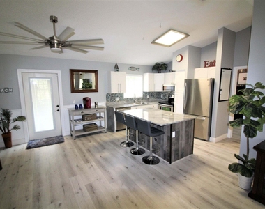 147 Nw 10th Avenue - Photo Thumbnail 12