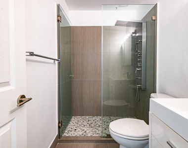 2501 Taylor Street - Photo Thumbnail 14