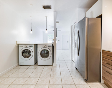 2501 Taylor Street - Photo Thumbnail 9