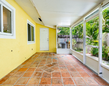 2501 Taylor Street - Photo Thumbnail 18