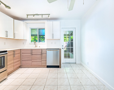 2501 Taylor Street - Photo Thumbnail 7