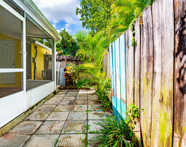 2501 Taylor Street - Photo Thumbnail 20