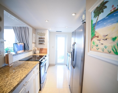 2701 N Ocean Boulevard - Photo Thumbnail 4