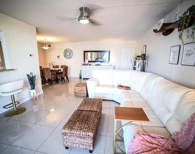 2701 N Ocean Boulevard - Photo Thumbnail 9