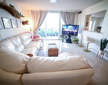2701 N Ocean Boulevard - Photo Thumbnail 8