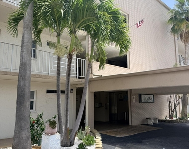2601 Ne 3rd Court - Photo Thumbnail 1
