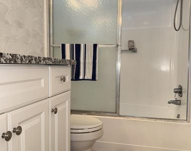 2601 Ne 3rd Court - Photo Thumbnail 12