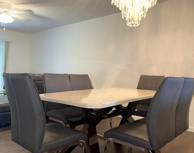 2601 Ne 3rd Court - Photo Thumbnail 5
