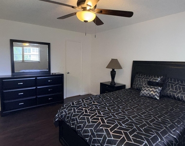 2601 Ne 3rd Court - Photo Thumbnail 16