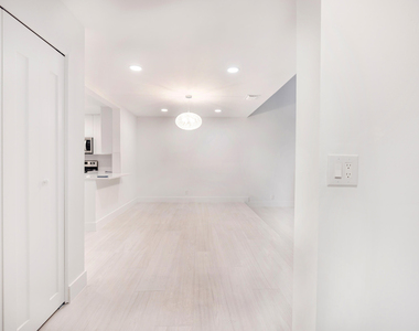 7860 Stanway Place W - Photo Thumbnail 2