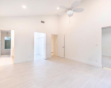 7860 Stanway Place W - Photo Thumbnail 18