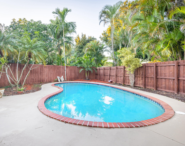 7860 Stanway Place W - Photo Thumbnail 29
