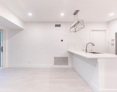 7860 Stanway Place W - Photo Thumbnail 5