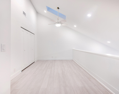 7860 Stanway Place W - Photo Thumbnail 15