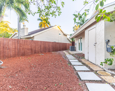 7860 Stanway Place W - Photo Thumbnail 31