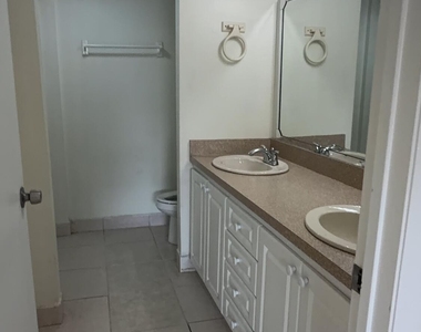 905 Southridge Road - Photo Thumbnail 3