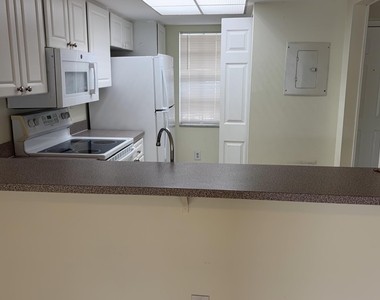 905 Southridge Road - Photo Thumbnail 1
