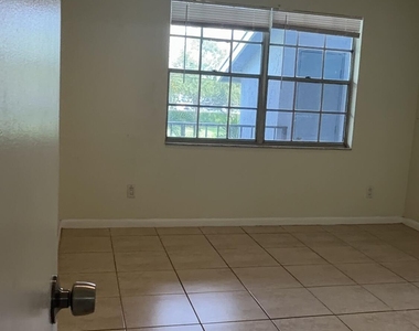 905 Southridge Road - Photo Thumbnail 5