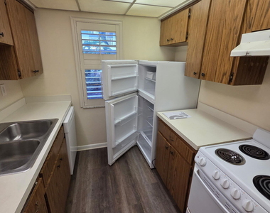 2302 Sunrise Boulevard - Photo Thumbnail 2