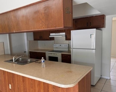 1117 Goldenrod Road - Photo Thumbnail 6