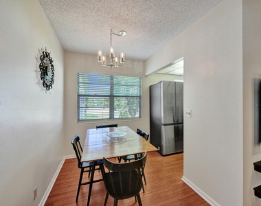 232 Farnham J - Photo Thumbnail 7