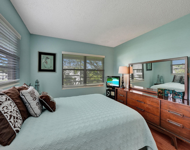 232 Farnham J - Photo Thumbnail 10