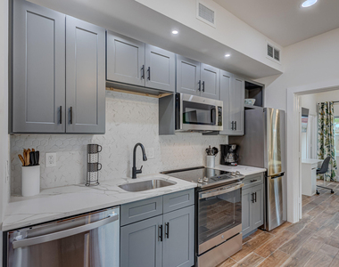 721 Franklin Road - Photo Thumbnail 8