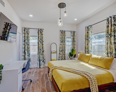 721 Franklin Road - Photo Thumbnail 10