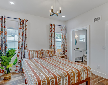 721 Franklin Road - Photo Thumbnail 16