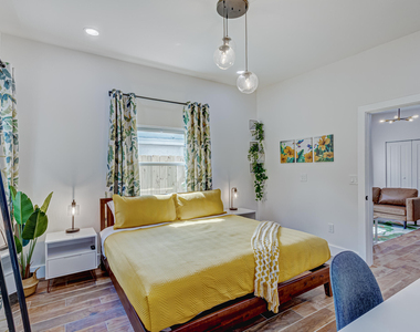 721 Franklin Road - Photo Thumbnail 9