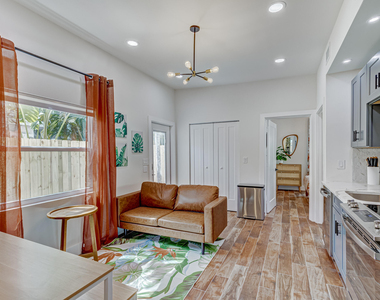 721 Franklin Road - Photo Thumbnail 3