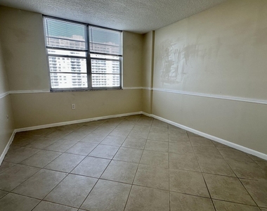 2851 Ne 183rd Street - Photo Thumbnail 6
