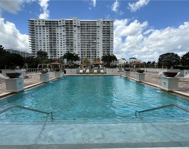2851 Ne 183rd Street - Photo Thumbnail 17