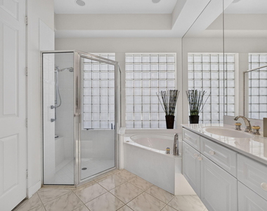 1048 Diamond Head Way - Photo Thumbnail 18