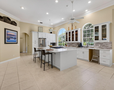 1048 Diamond Head Way - Photo Thumbnail 10