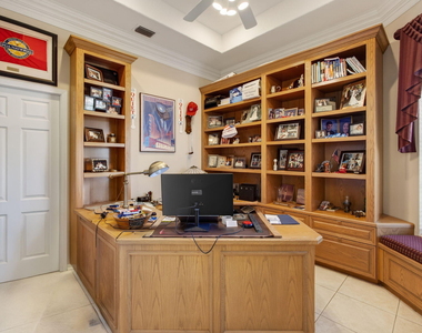1048 Diamond Head Way - Photo Thumbnail 5