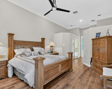 1048 Diamond Head Way - Photo Thumbnail 16