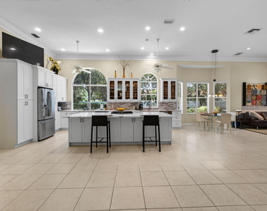 1048 Diamond Head Way - Photo Thumbnail 6