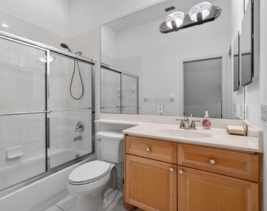 1048 Diamond Head Way - Photo Thumbnail 22