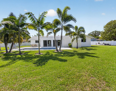135 Se 28th Court - Photo Thumbnail 55