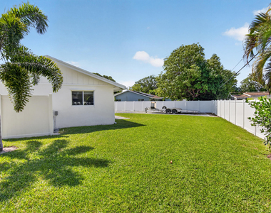 135 Se 28th Court - Photo Thumbnail 57